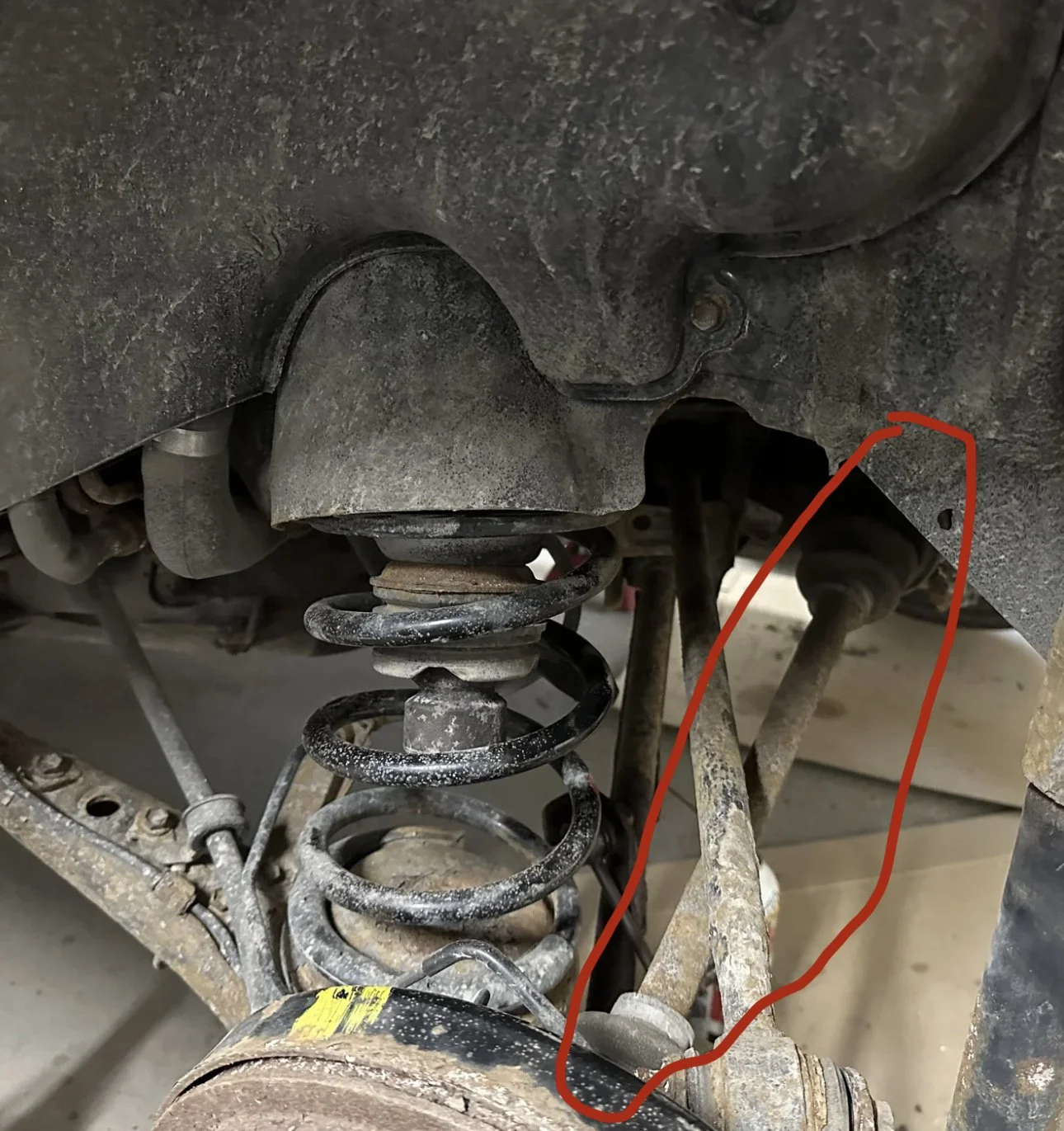 Замена задних стоек стабилизатора на Toyota RAV4 II